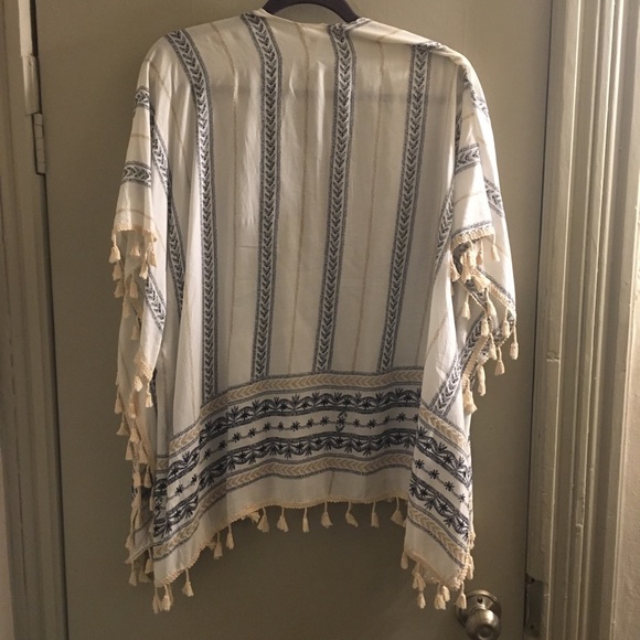White Patterned Beach Shawl - Picture 2 of 2